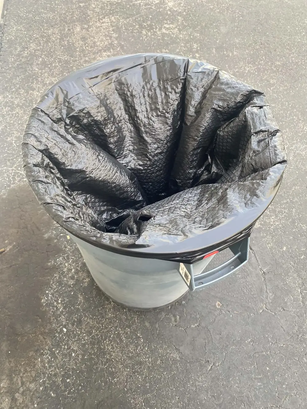 Trash bin after service
